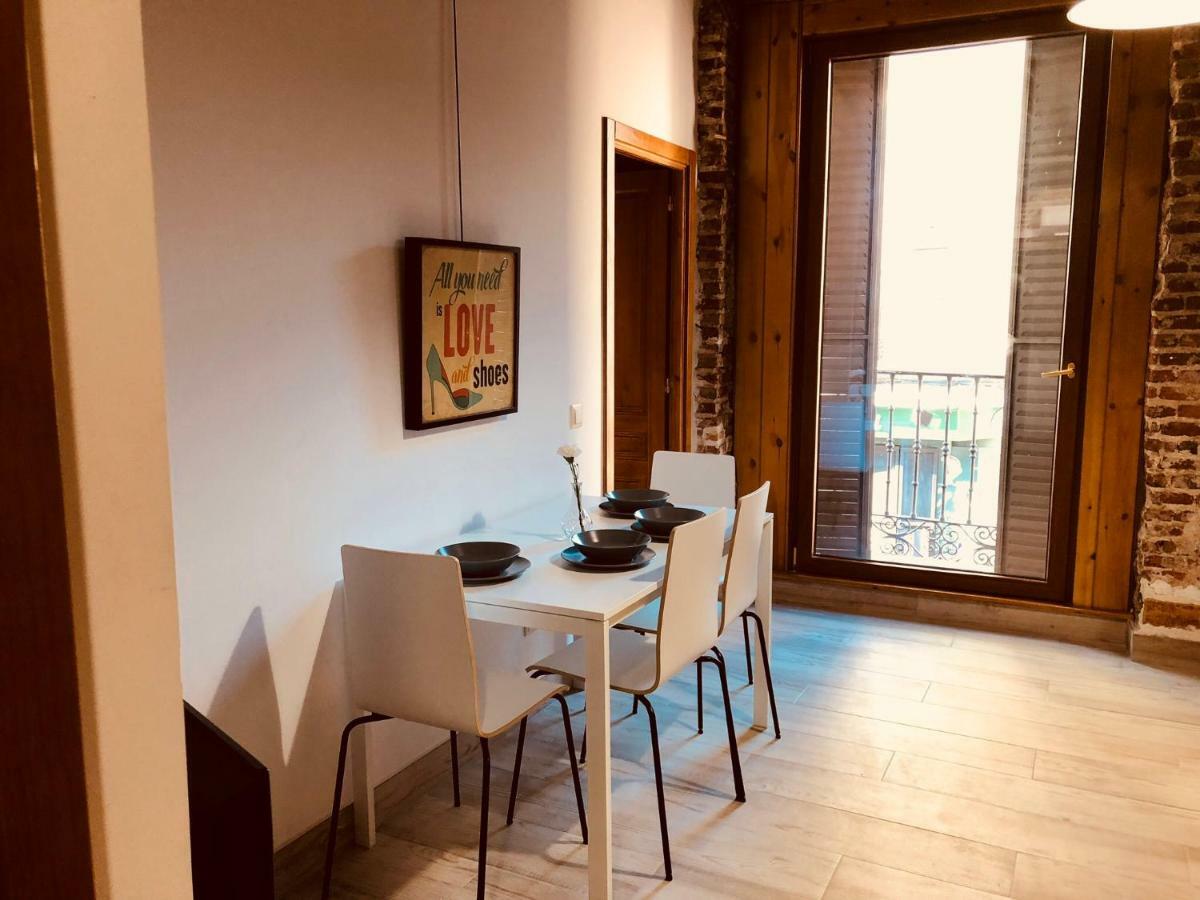 Gran Via Apartamentos De Temporada Madrid Bagian luar foto